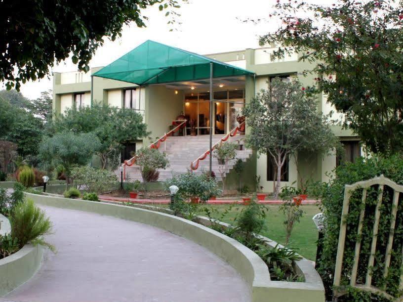 Kadamb Kunj Resort Bharatpur Exteriör bild