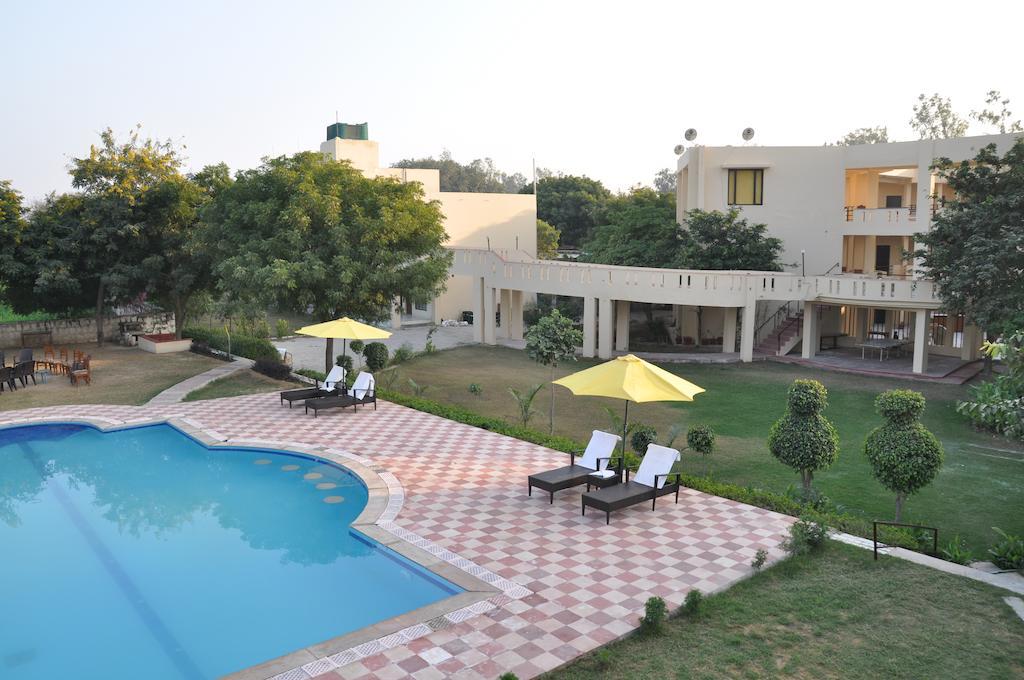 Kadamb Kunj Resort Bharatpur Exteriör bild